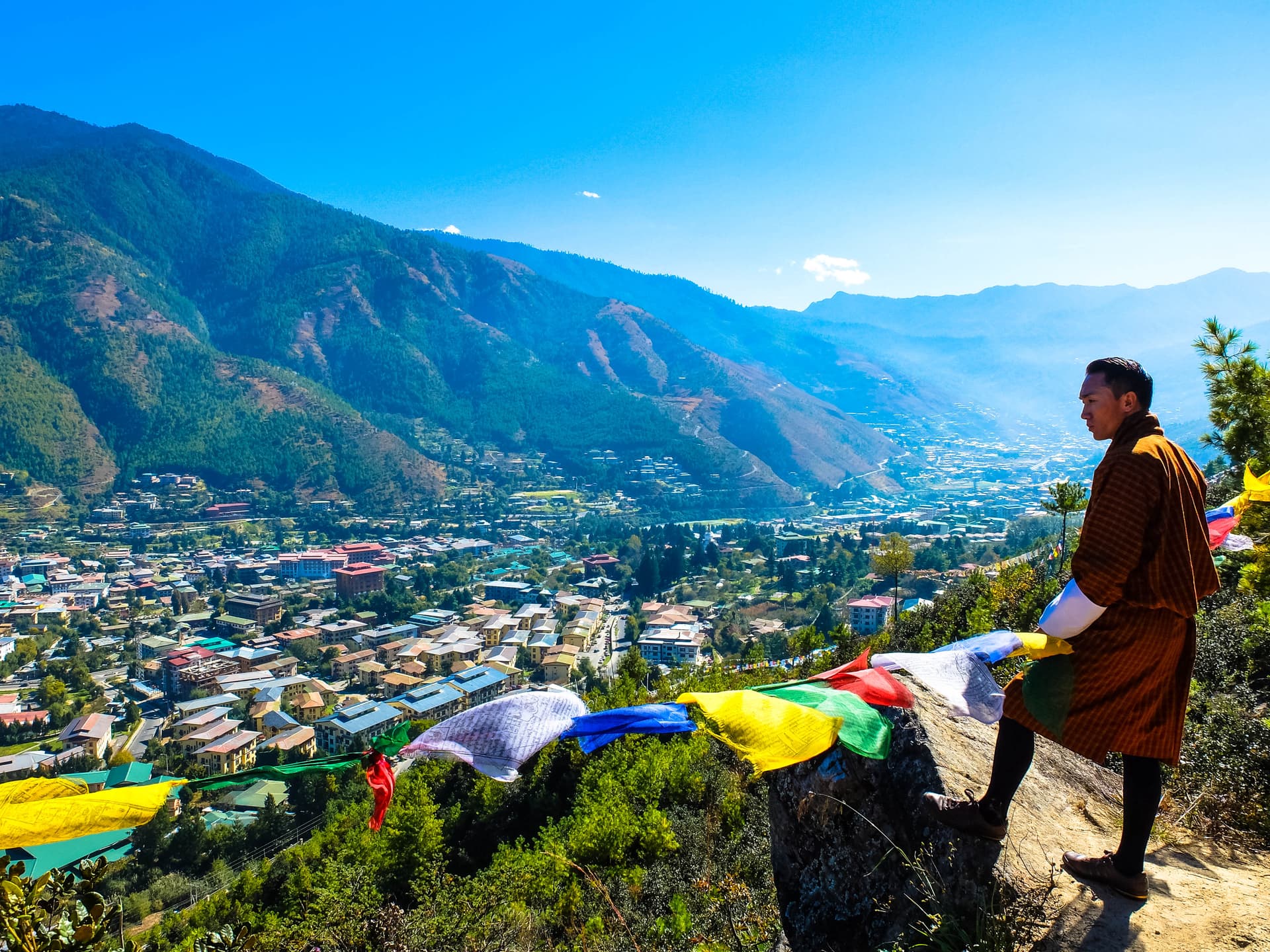 Unwind Amidst the Peaks 